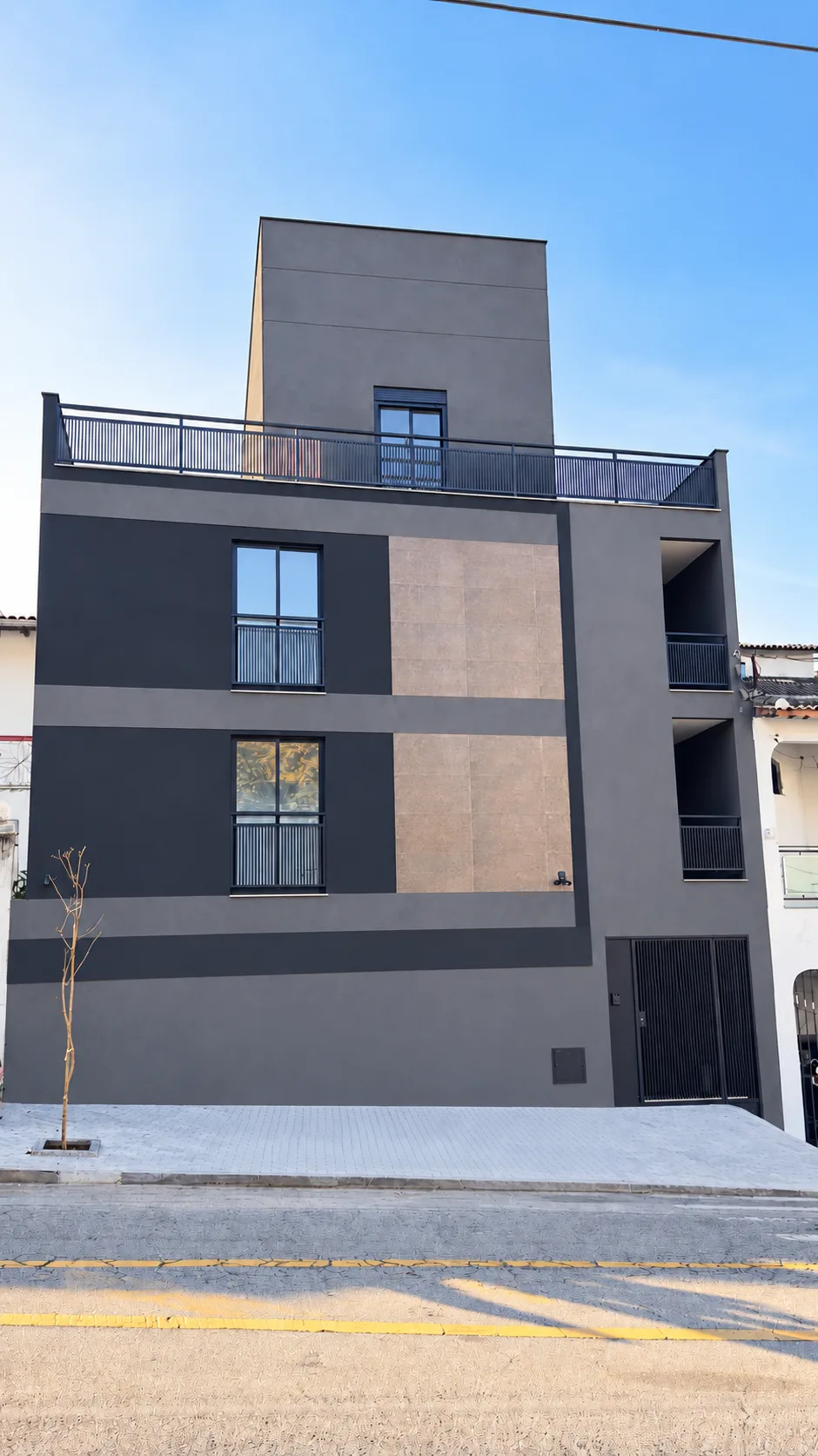 Fachada do Residencial Mayer, na Av. Norberto Mayer